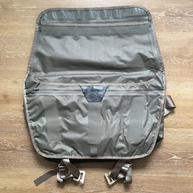 Nike NSW Cascade Messenger Bag
