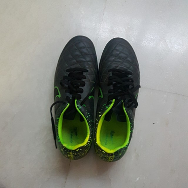 Nike tiempo UA, Men's Fashion, Footwear, Sneakers on Carousell