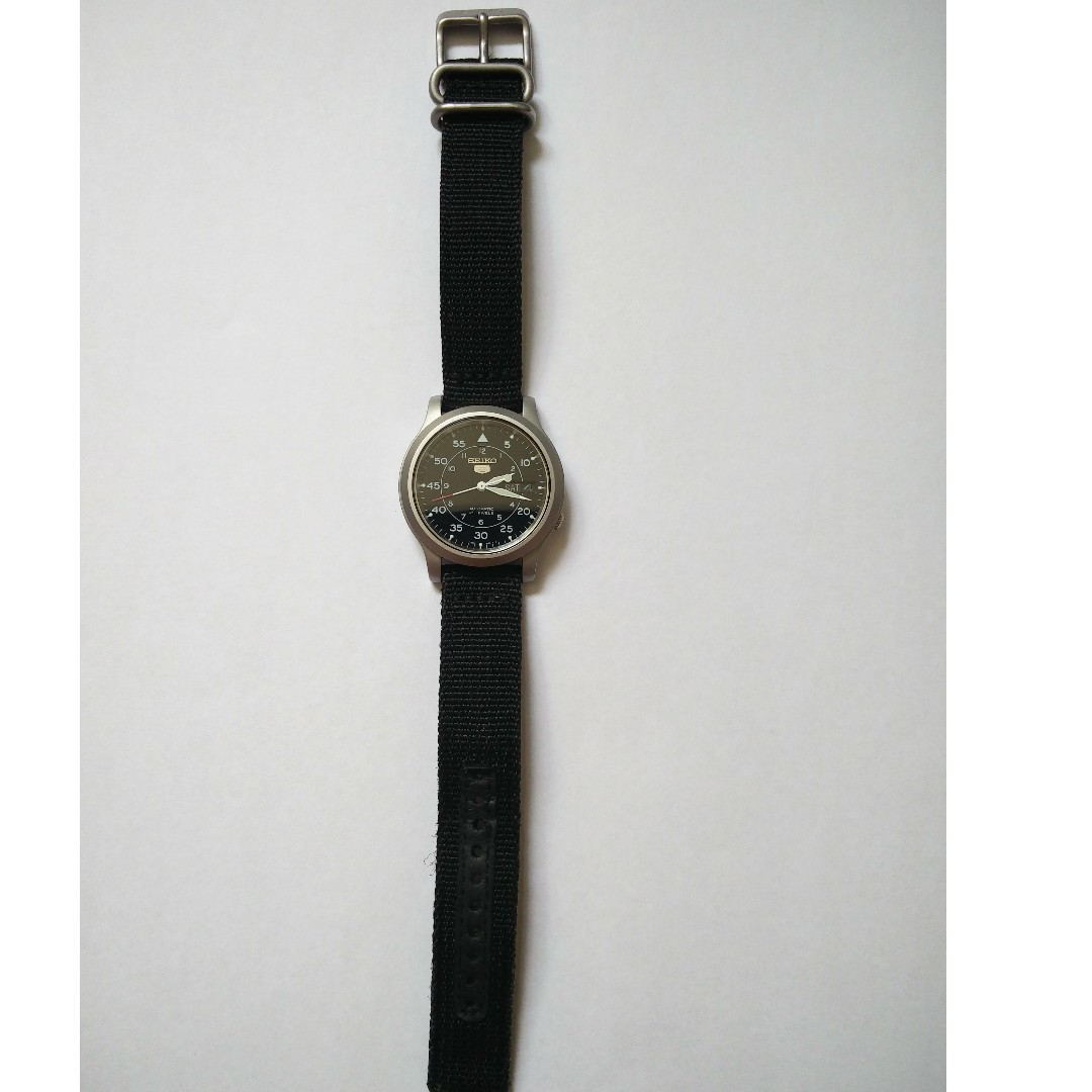 Seiko SNK809k2, Men's Fashion, Watches & Accessories, Watches on Carousell