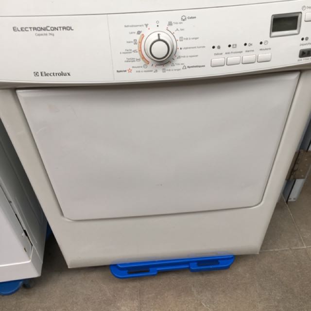 2 year old dryer, TV & Home Appliances, Washing Machines and Dryers on