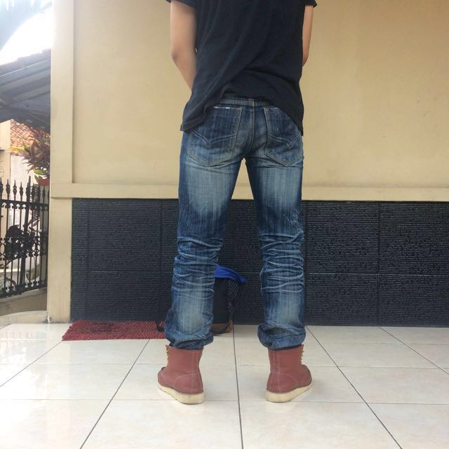 Celana Born Jeans Energy Denim Original preloved, Fesyen Pria, Pakaian di  Carousell