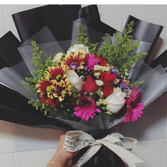 Flower bouquet, Hobbies & Toys, Stationery & Craft, Occasions & Party