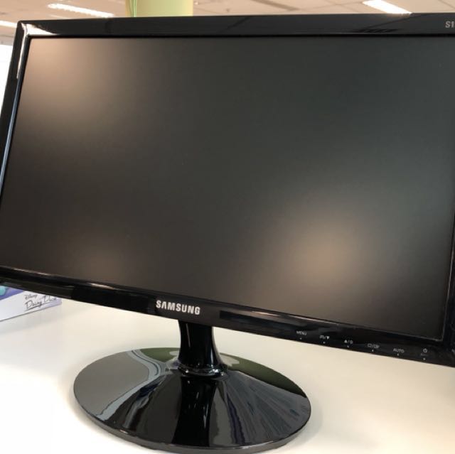 Samsung 19” LED Monitor and Logitec Wireless Keyboard (can be sold ...