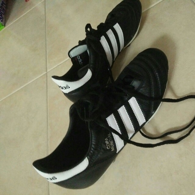 Adidas copa mundial, Sports Equipment, Sports & Games, Racket & Ball ...
