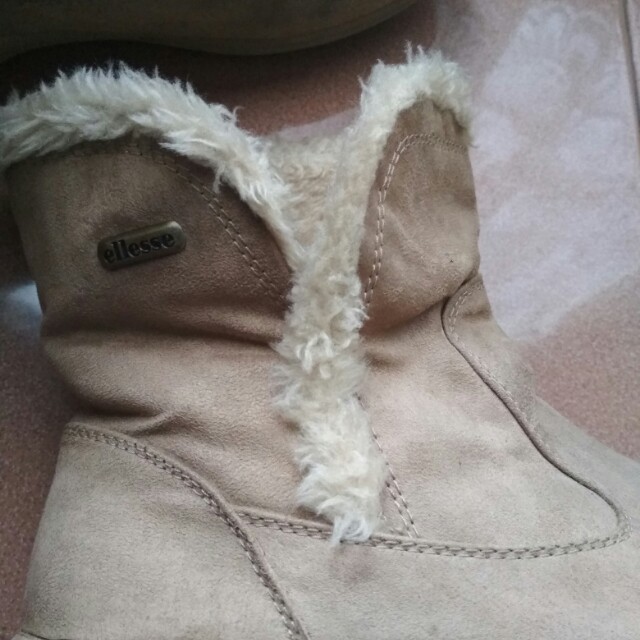 Ellesse Boots Shoes Women S Fashion Women S Shoes On Carousell
