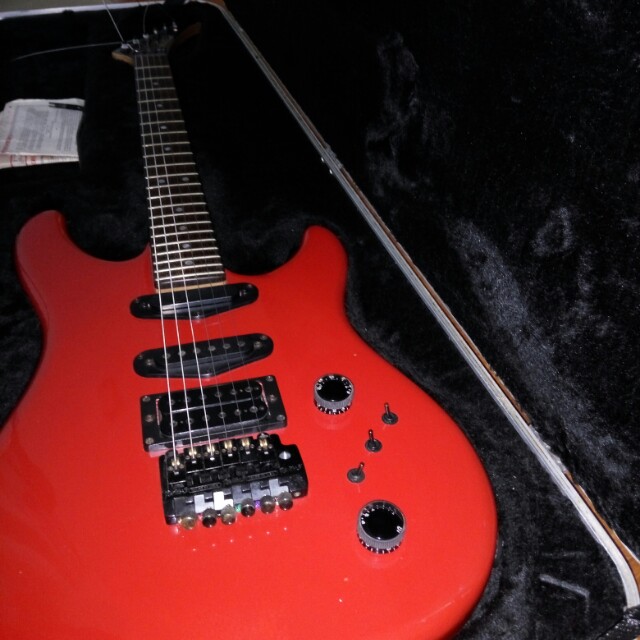Peavey Nitro III Electric guitar, Hobbies & Toys, Music & Media