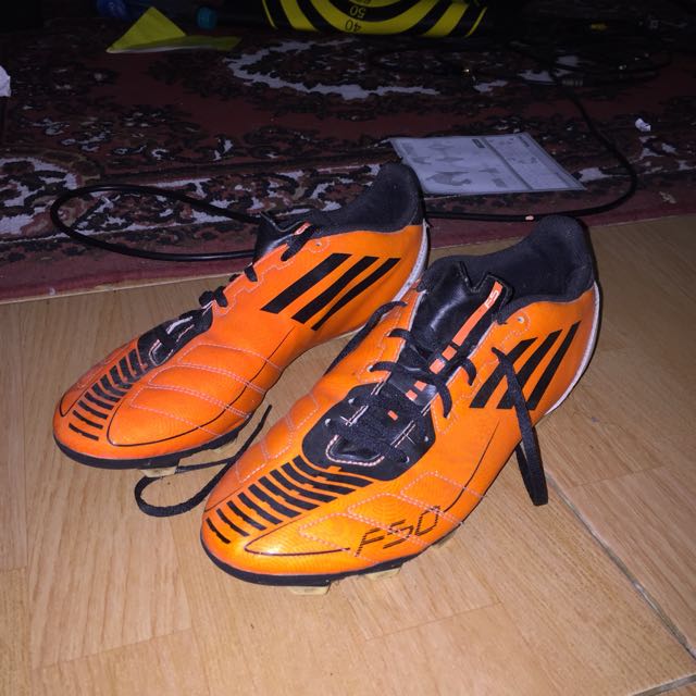 Sepatu bola adidas hot sale f50 original