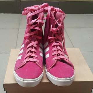 Sepatu Pink 36
