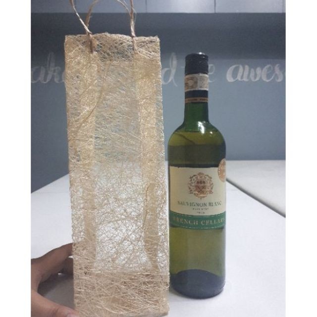 Abaca Wine Bag
