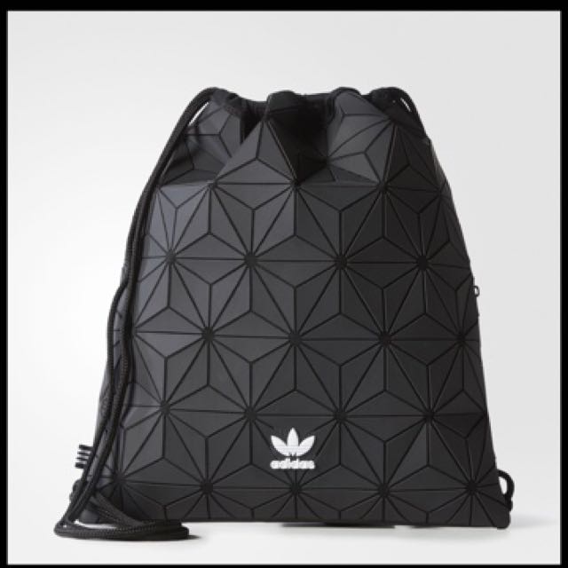 adidas bag triangle