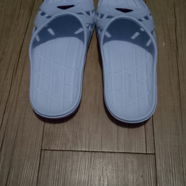 Duralite white slippers, Men's Fashion 