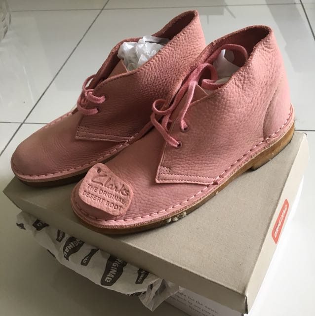 Pink hotsell desert clarks