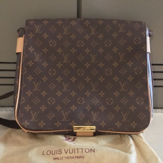 Louis Vuitton Messenger Sling Bag Replica, Women's Fashion, Bags & Wallets,  Purses & Pouches on Carousell