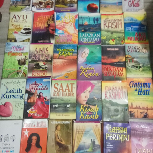Malay Novels To Clear Books Stationery Fiction On Carousell