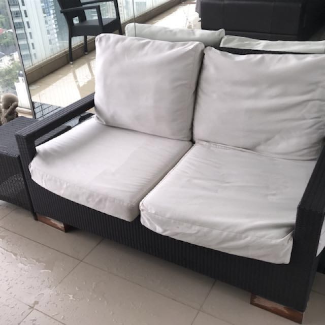 Outdoor 2seat sofa chair with matching side table. Outdoor furniture