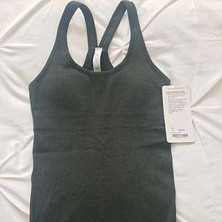Lululemon built-in bra workout top - size 4 Lululemon built-in bra workout top - size 4