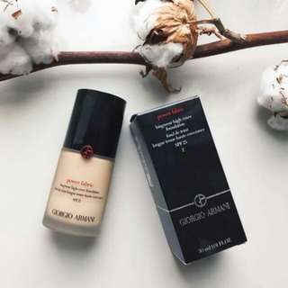 GIORGIO ARMANI 完美絲絨水慕斯粉底