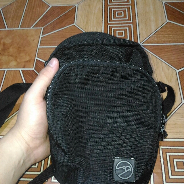 hawk sling bag price