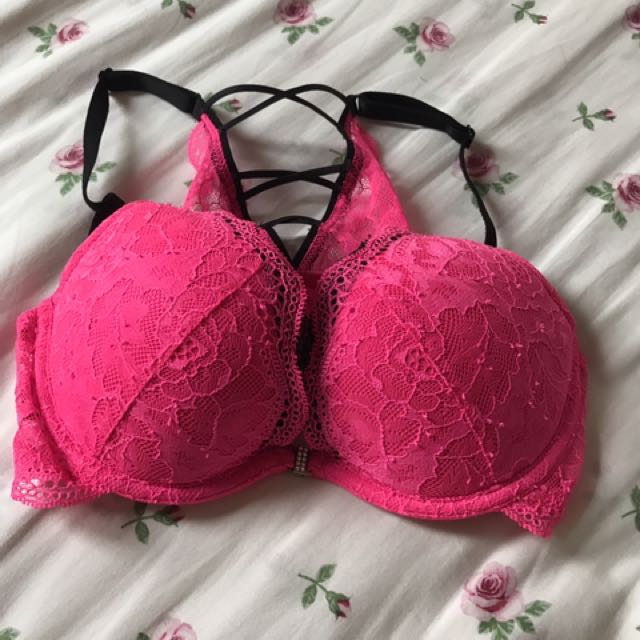 La Senza hot pink lace clip in front bra