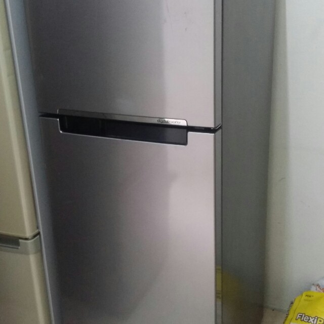 Used Samsung Digital Inverter Energy Saving 2d Fridge Peti Sejuk Peti Ais Double Door Refrigerator In Good Condition Kitchen Appliances On Carousell