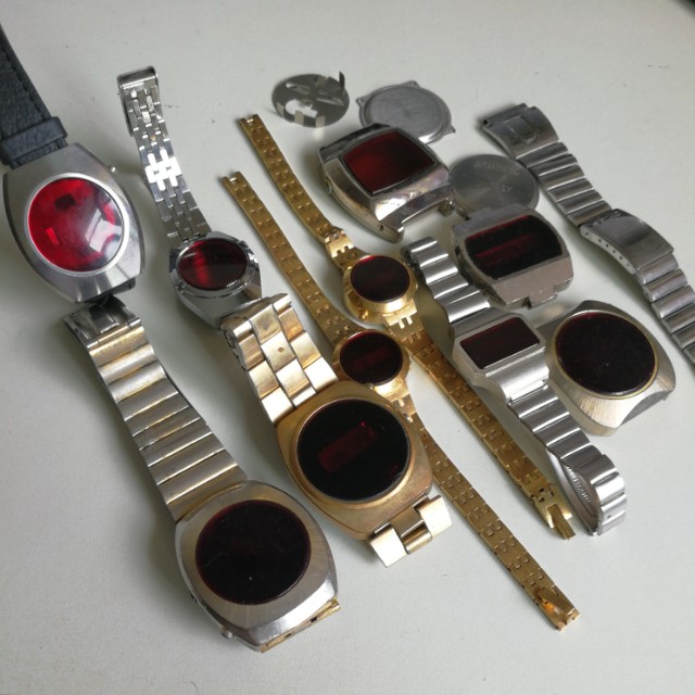 Vintage LED watches for parts, Women's Fashion, Watches 