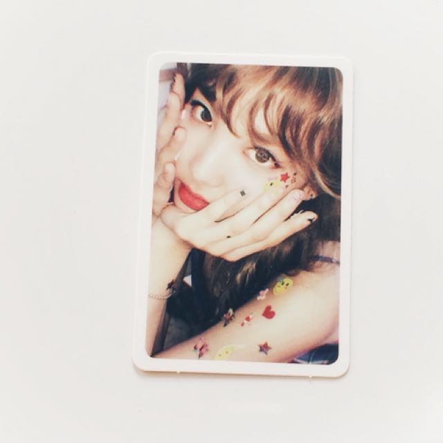 Wts Twicetagram Nayeon Signature Selfie Pc Entertainment K Wave On Carousell イム ナヨン), better known by her stage name, nayeon (hangul: carousell