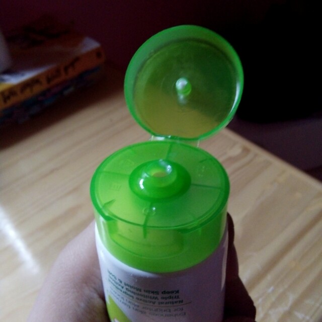 Hasil gambar untuk acnes complete white