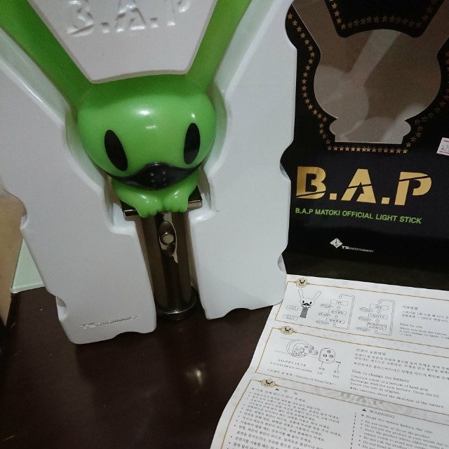 B.A.P 官方第一代手燈x2 마토키봉(MATOKI STICK), 興趣及遊戲, 收藏品 