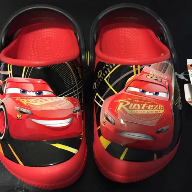lightning mcqueen crocs size 10