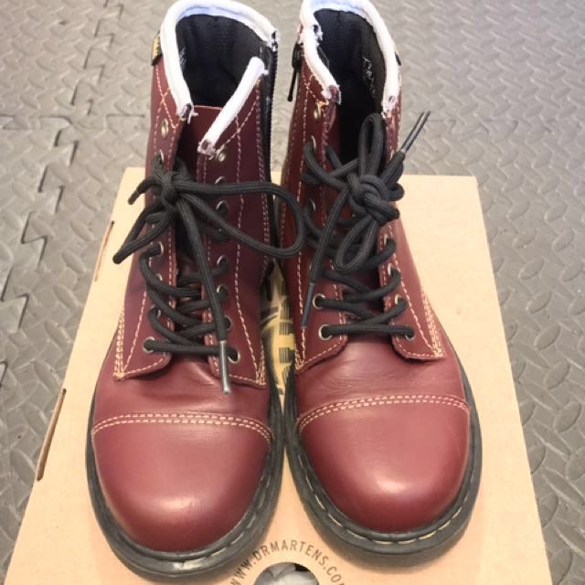 dr martens airwair safety boots