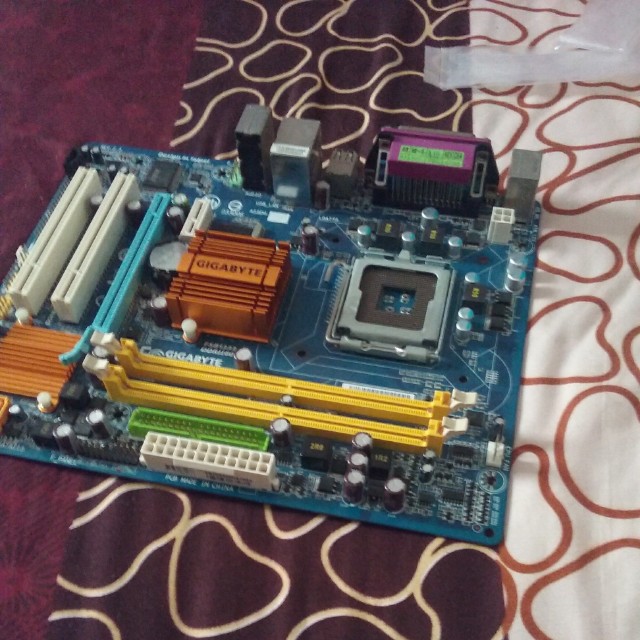Gigabyte on sale 775 motherboard