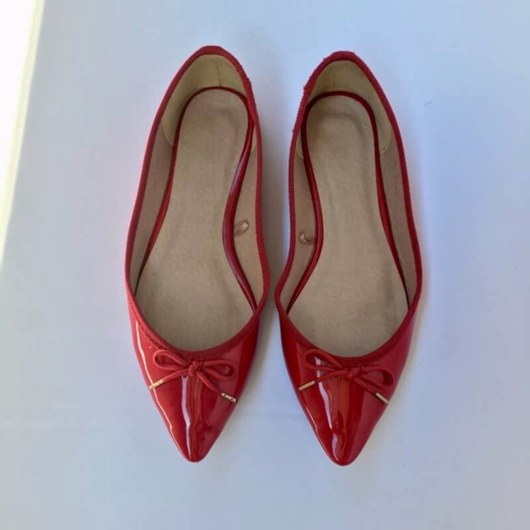 Gu紅色漆皮蝴蝶結女裝尖頭平底鞋尺寸s 22 5以下窄腳適合 Uniqlo 手滑買太多 她的時尚 鞋子在旋轉拍賣