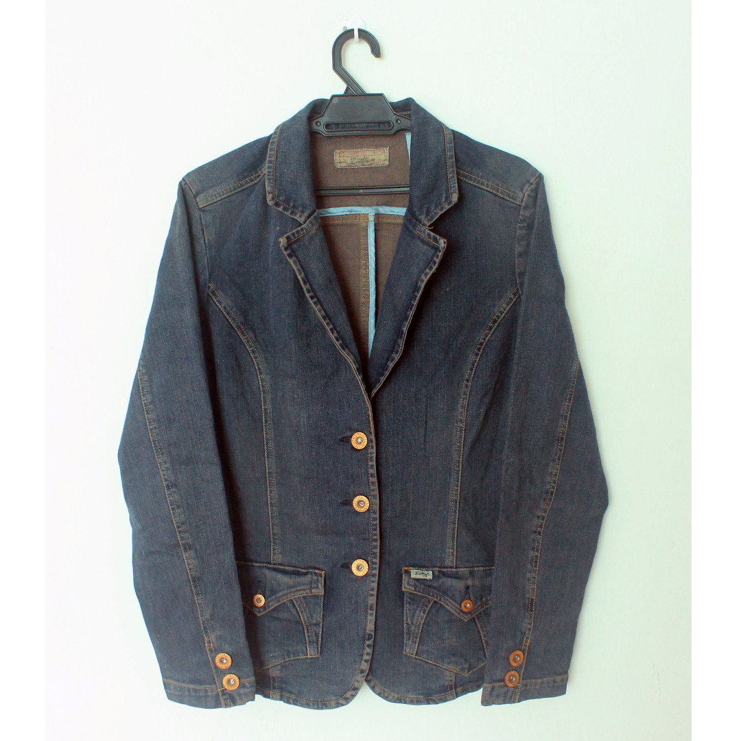 LEVI STRAUSS Signature Denim Blue Jean Jacket 3 Button Blazer, Women's  Fashion, Coats, Jackets and Outerwear on Carousell