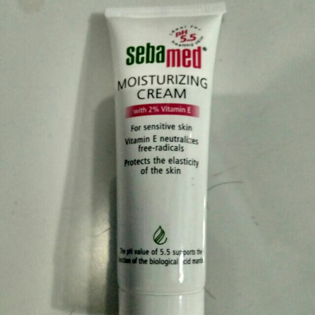 harga moisturizer sebamed