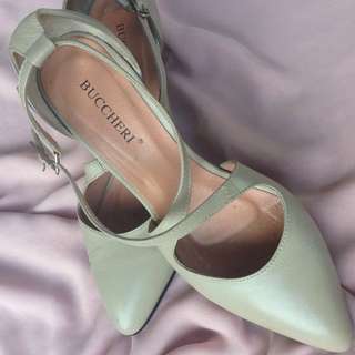 Nikie Shoe