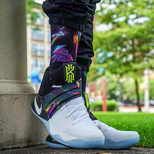 Kyrie parade outlet