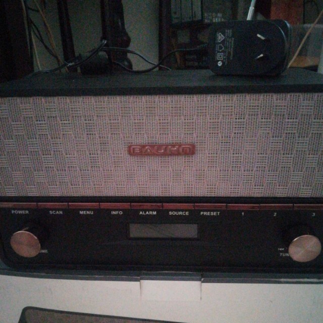 BROADWAY DAB+FM RETRO RADIO [ bauhn ], Audio, Portable Music Players on Carousell