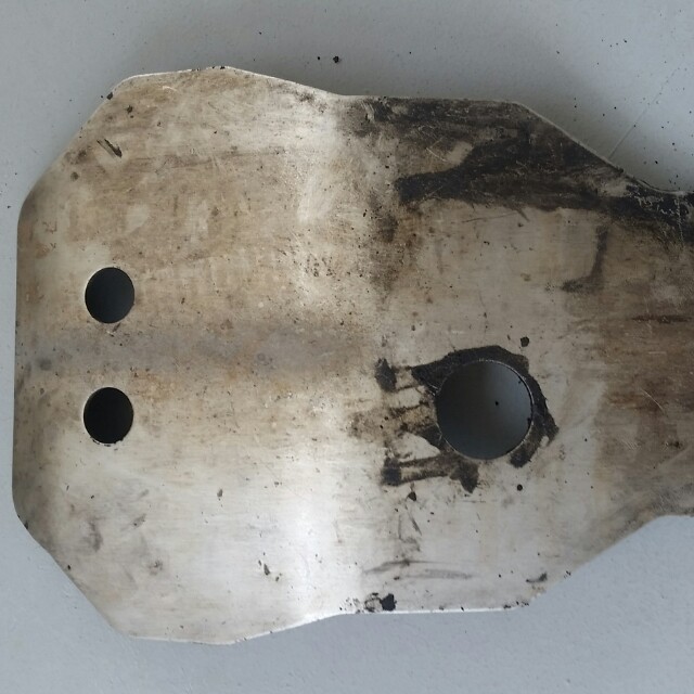 Dr650 oem skid plate, Motorcycles, Motorcycle Accessories on Carousell