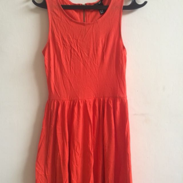 Dress H M Orange Wanita Ukuran Xs Fesyen Wanita Pakaian Wanita Gaun Rok Di Carousell