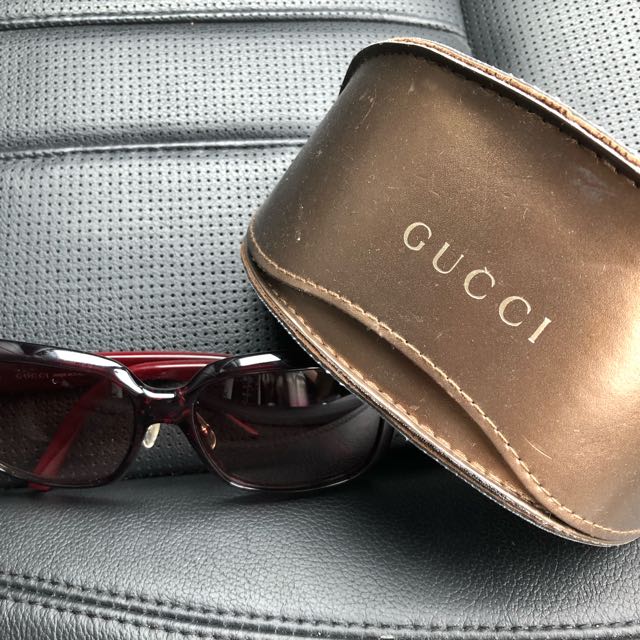 Gucci sunglass, Women's Fashion, Watches & Accessories, Other