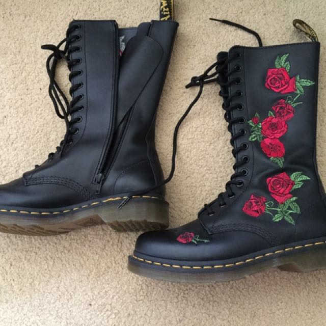 dr martens rose shoes