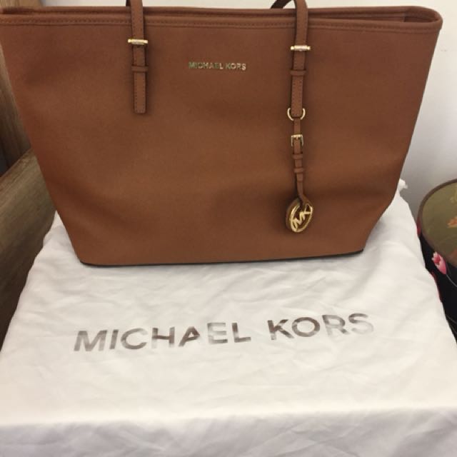 lime green nike dunk