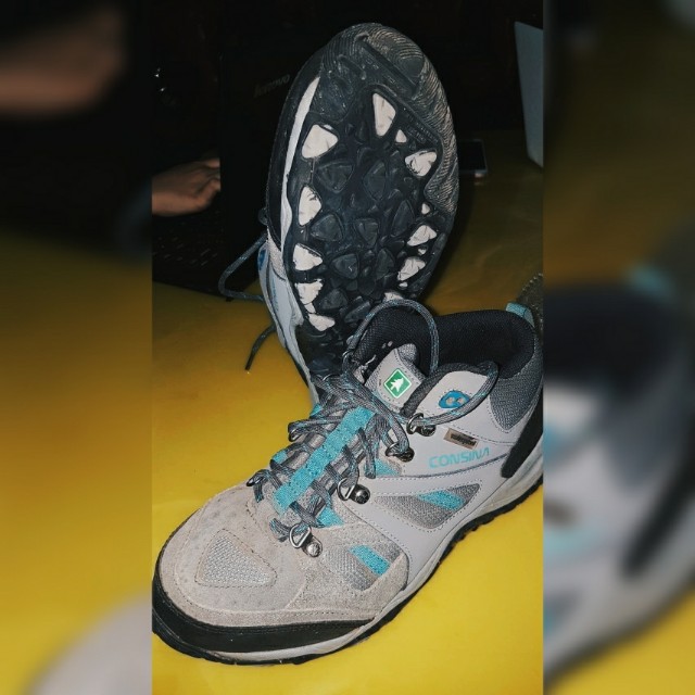 Sepatu Gunung Consina Original Fesyen Pria Sepatu Di Carousell