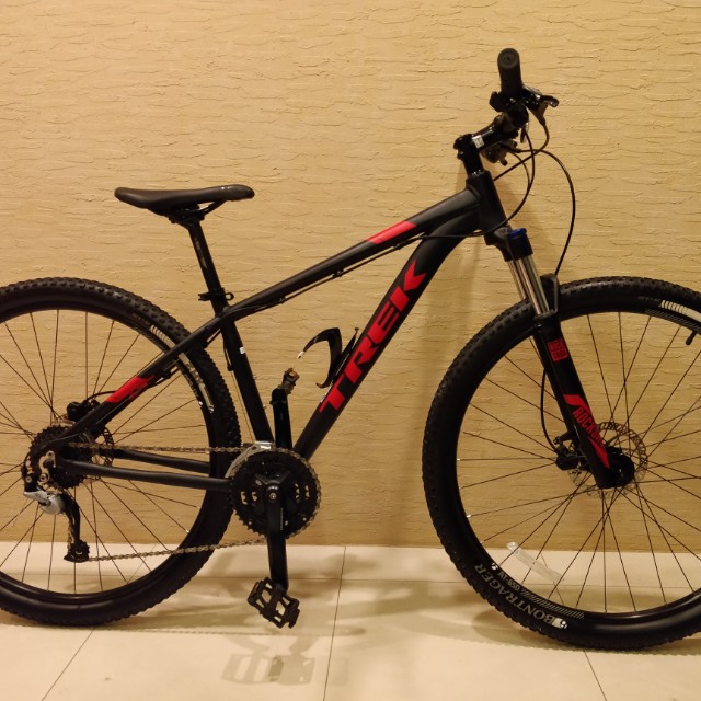 trek marlin 7 red and black