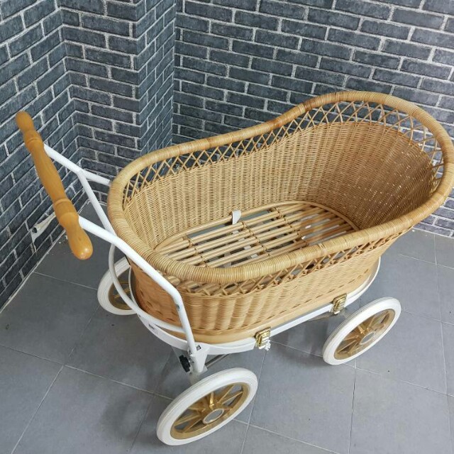 bassinet stroller vintage
