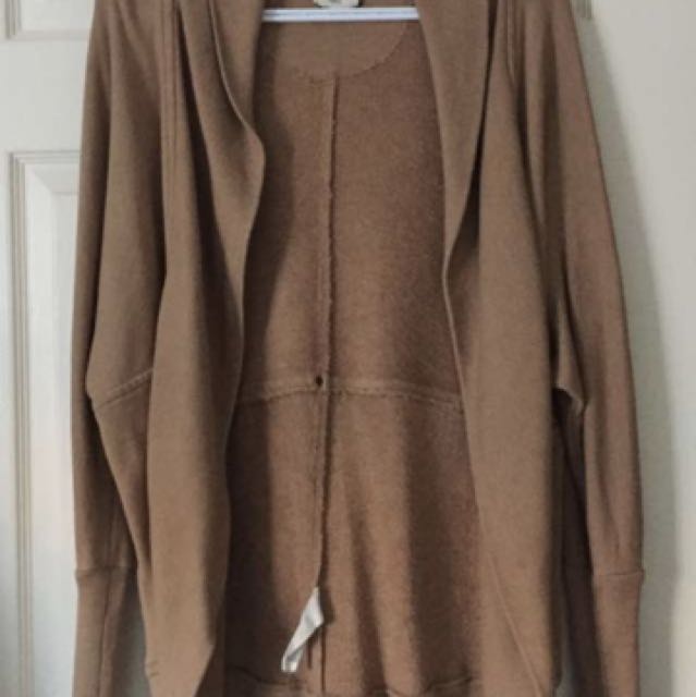 Wilfred Diderot sweater camel size XS Aritzia Women s Fashion