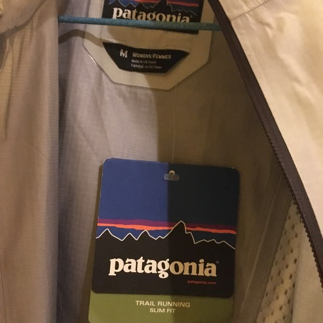 馬鞍山面交優惠全新Patagonia Women's Light Flyer Jacket Gore-Tex