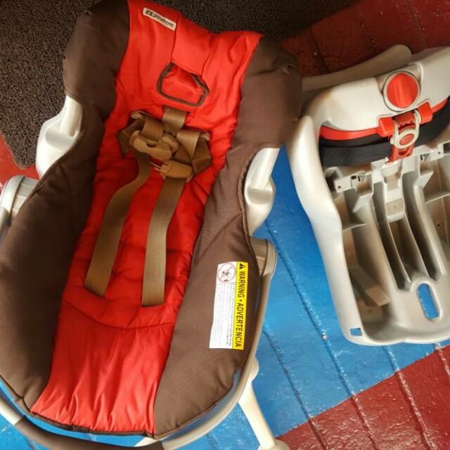 Graco Baby Carrier (repriced), Babies & Kids, Going Out, Carriers & Slings on Carousell