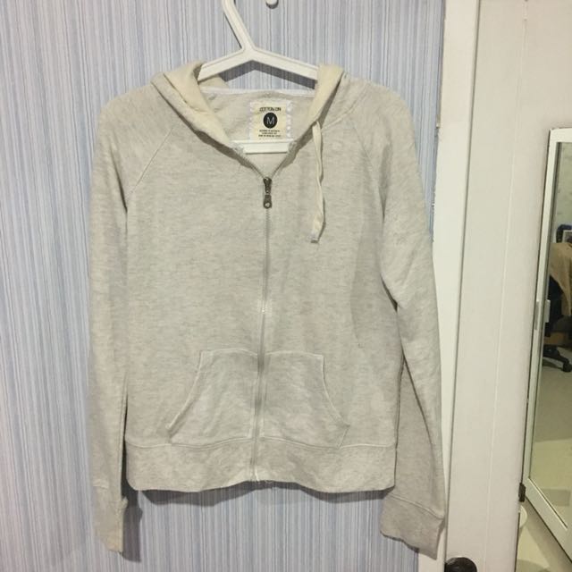 Hoodie jaket Cotton On size M Fesyen Wanita Pakaian Wanita di Carousell