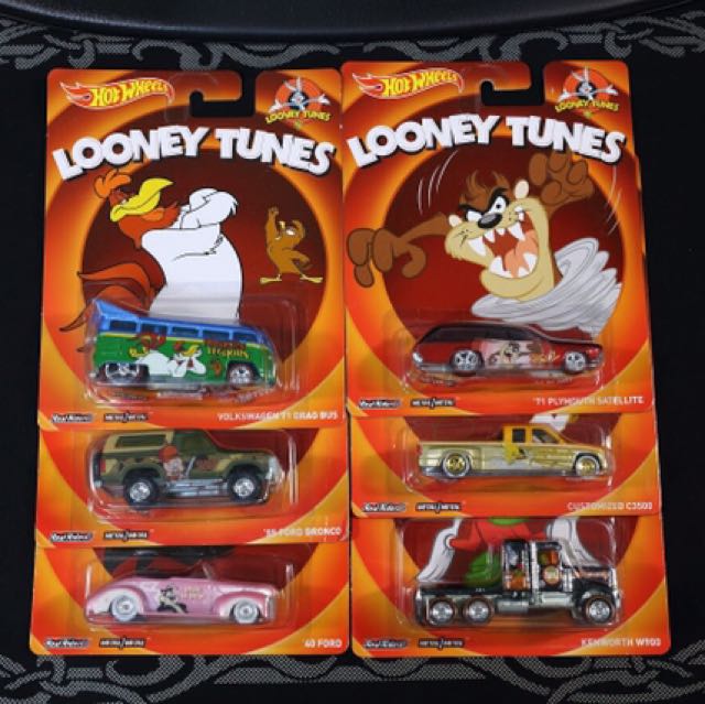 hot wheels looney tunes set